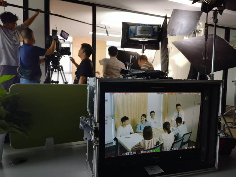 长洲区TVC拍摄公司：科技产品视觉化大师，诠释未来感与功能美学